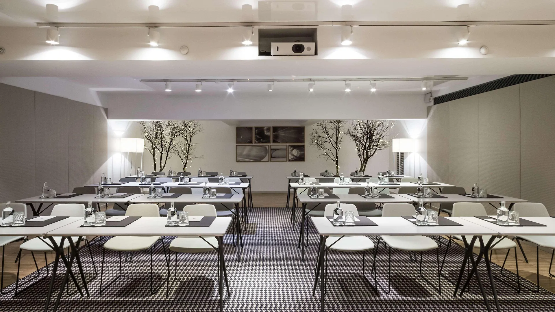 Alexandra Barcelona Hotel, Curio Collection by Hilton