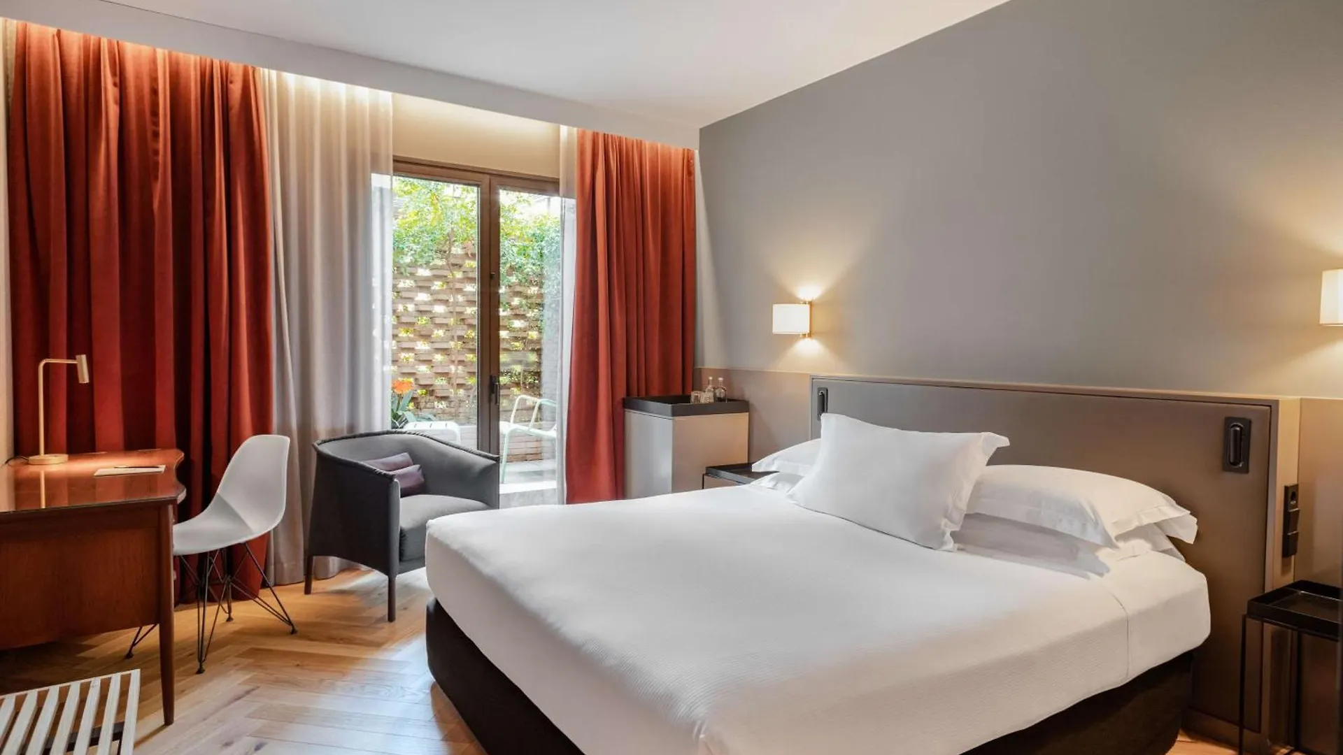 Hotel Alexandra Barcelona Hotel, Curio Collection by Hilton