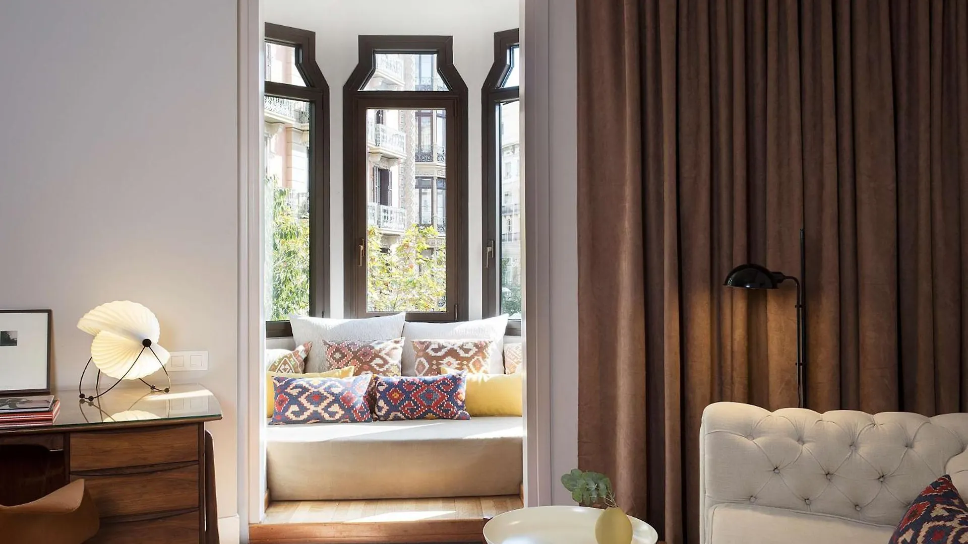 Hotel Alexandra Barcelona Hotel, Curio Collection by Hilton